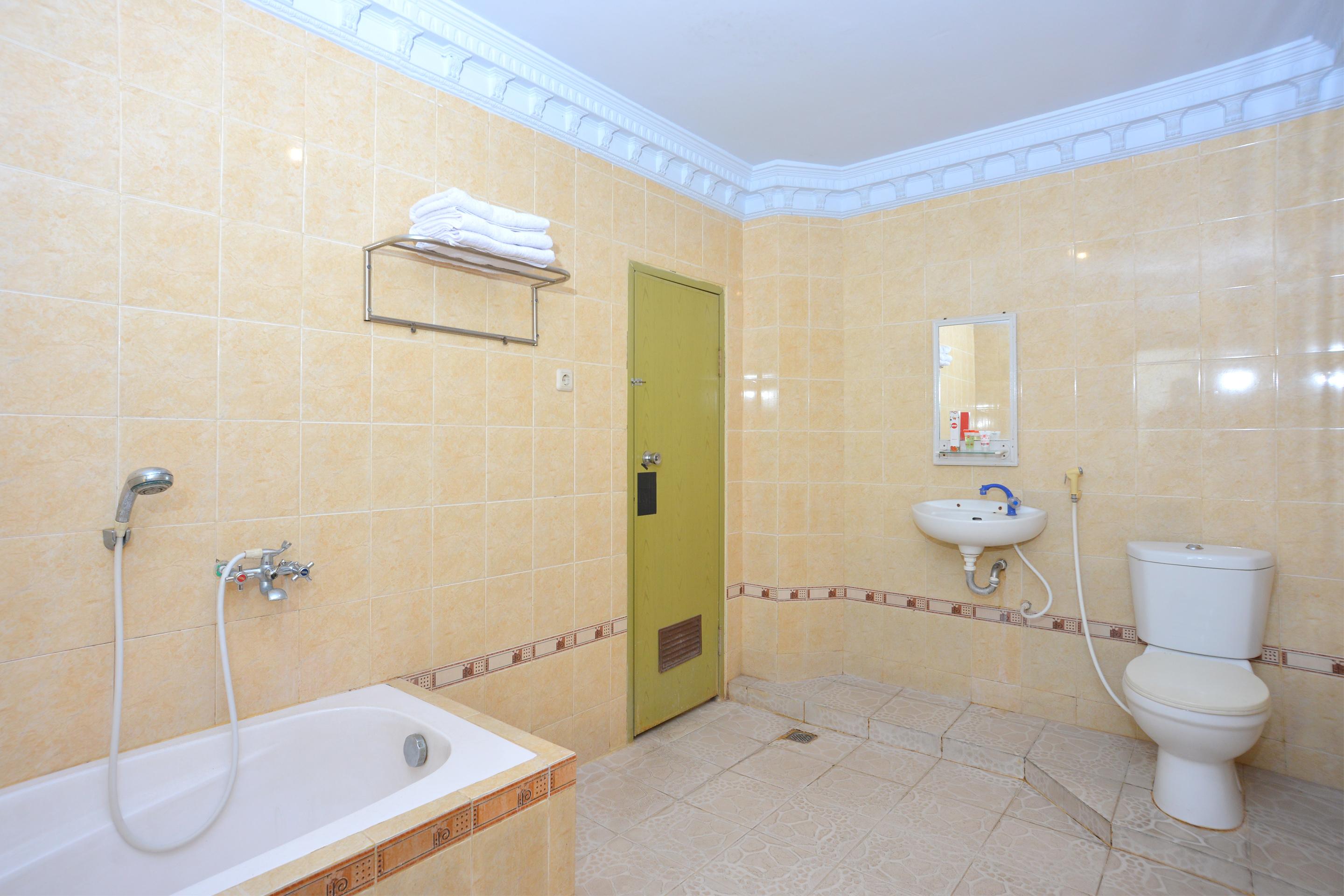 Oyo 586 Hotel Wijaya Kalasan Dış mekan fotoğraf