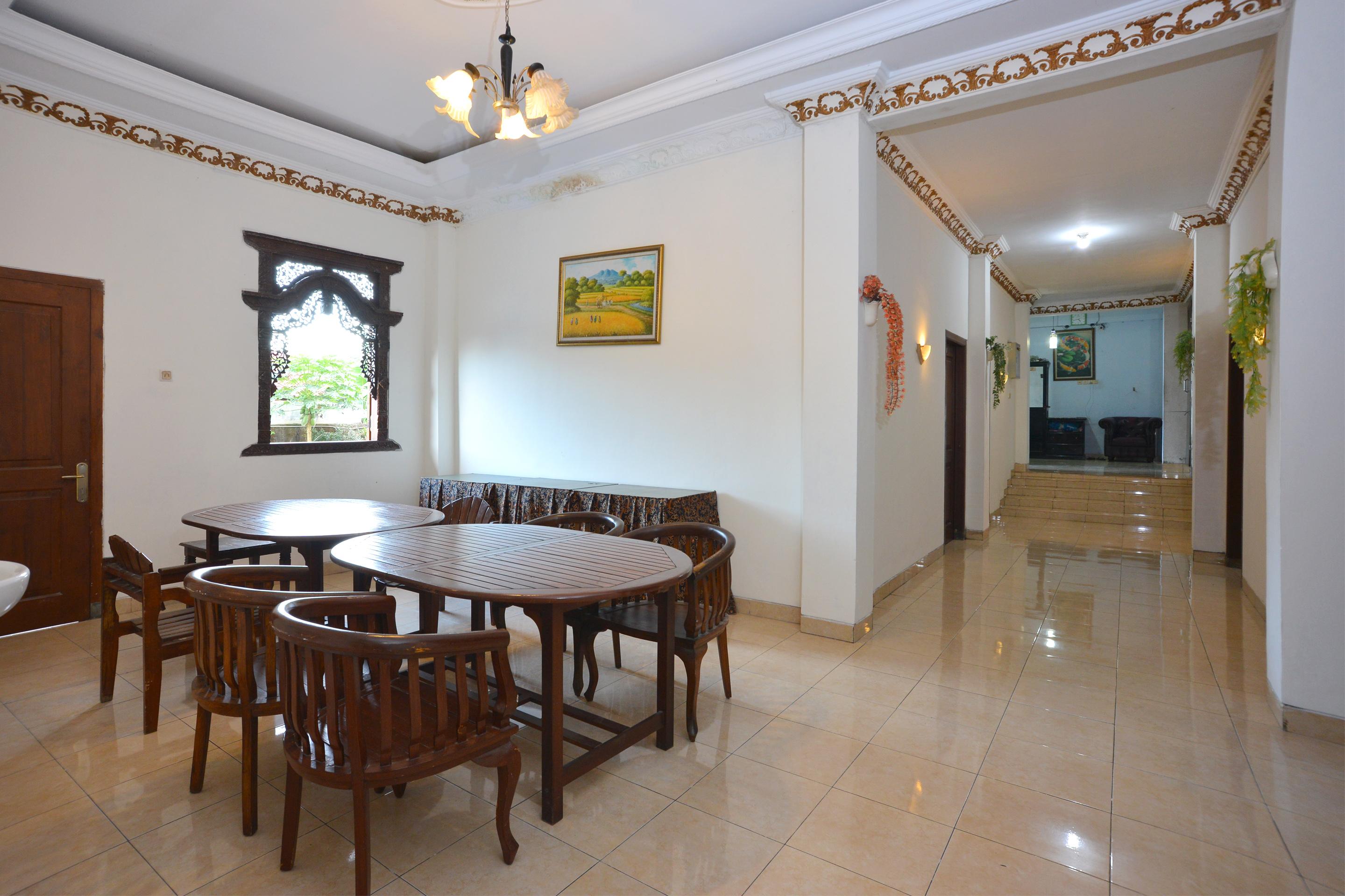 Oyo 586 Hotel Wijaya Kalasan Dış mekan fotoğraf